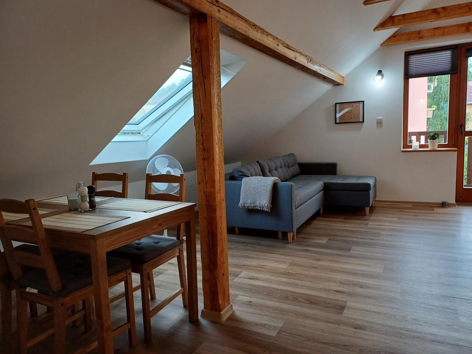 Loft Apartment 卡罗维发利 外观 照片