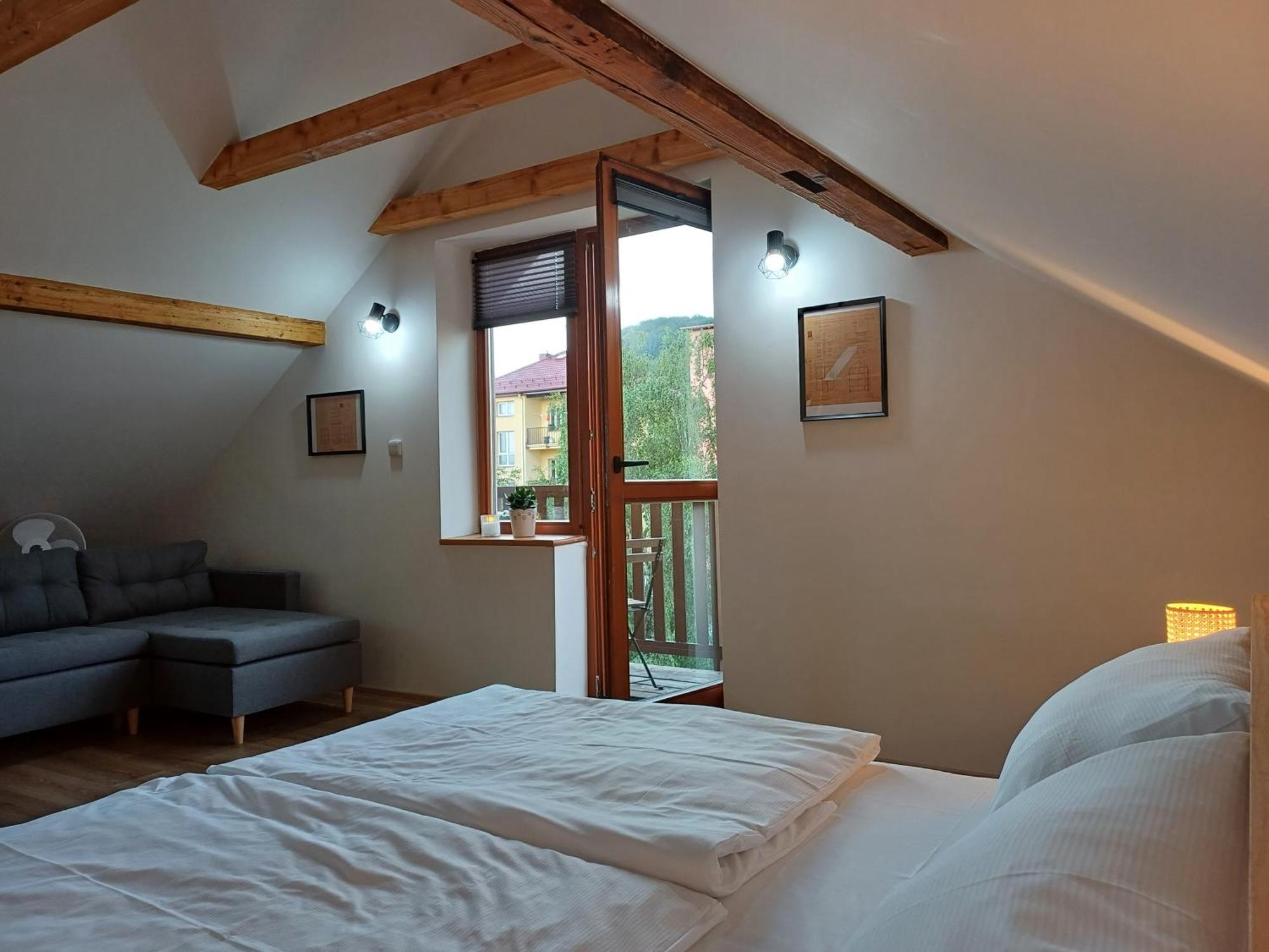Loft Apartment 卡罗维发利 外观 照片